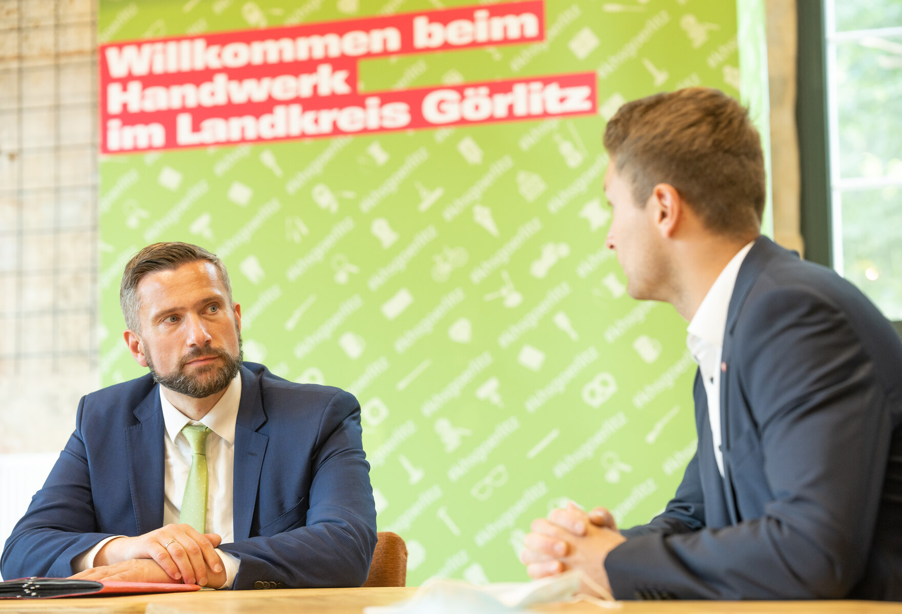Wirtschaftsminister Martin Dulig im Gespräch mit Vertretern des Handwerks bei der Kreishandwerkerschaft Görlitz.